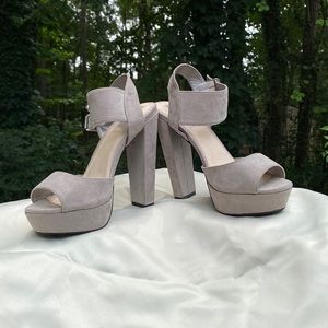 Taupe suede platform sandals, size 7